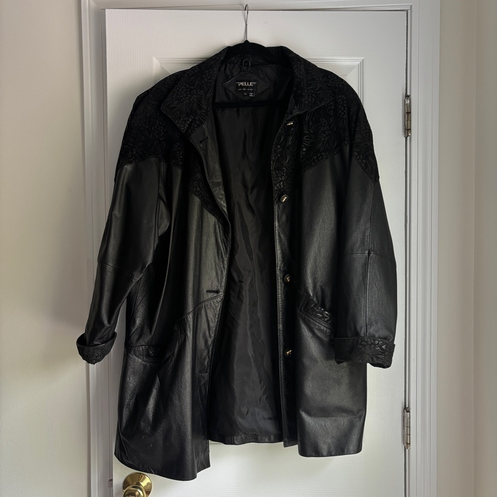 Vintage Pelle Black Leather Jacket with Suede accents